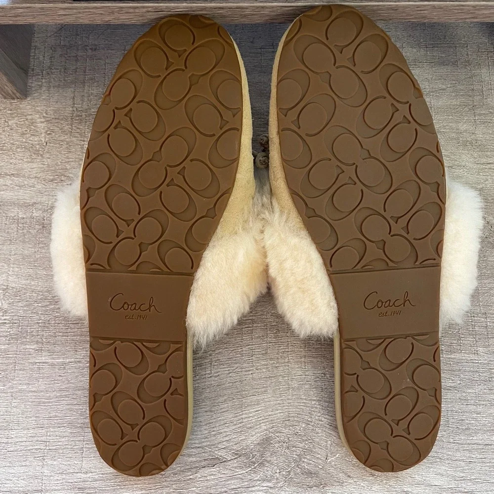 NWOT Coach Carra Women 7 Sand Tan Suede Shearling Slippers Signature C Charm Y2K